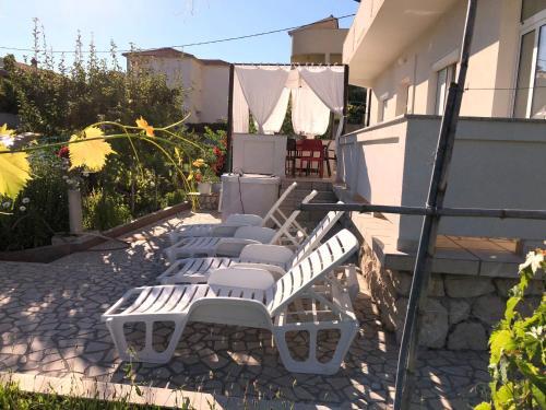 Apartments Mikelic