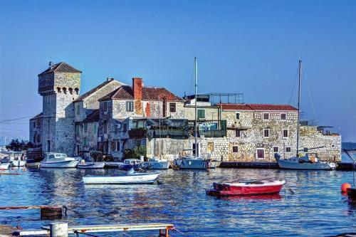Modern Apartment Near Split & Trogir