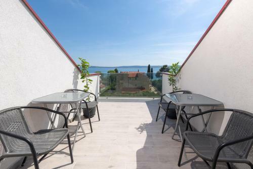 Apartments Kapo