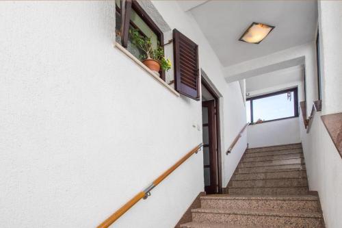 Apartments With A Parking Space Kastel Sucurac, Kastela - 12815