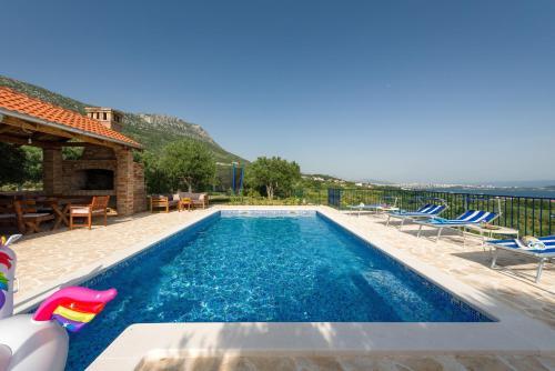 Villa Lola - Privacy, Pool & View