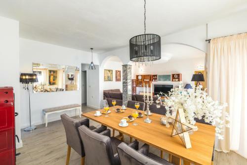 Apartamentos Villa Ipm Luxury With Private Pool