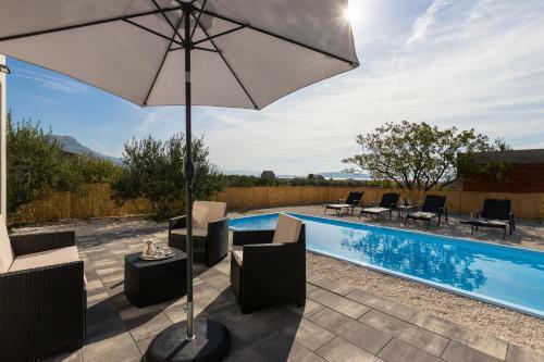 Villa Sempervivum 2 With Pool And Sea View