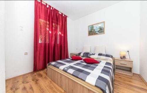 Apartman Marinovi?