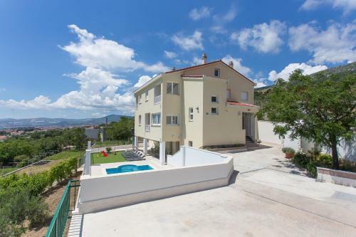 Family Villa Simbioza