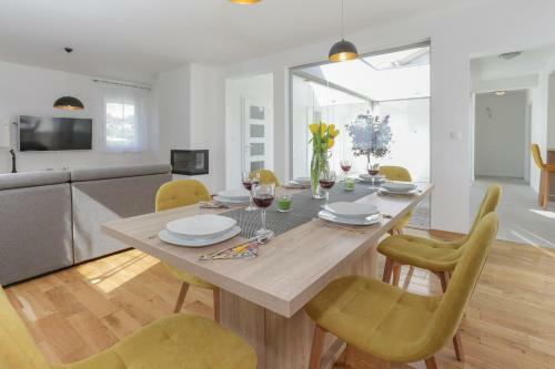 Villa Life - New And Luxury Holiday House