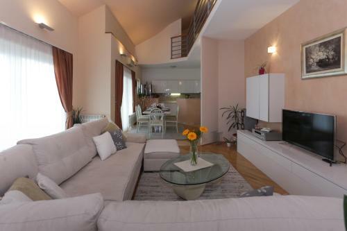 Apartment Penthouse Edita