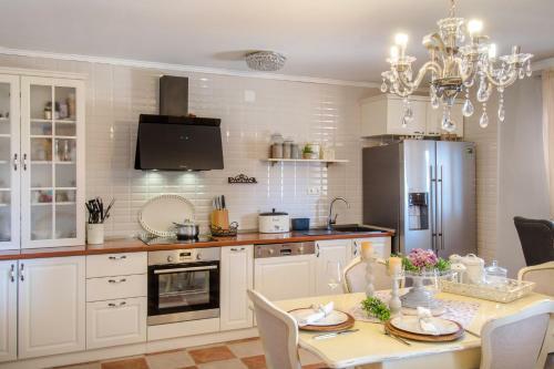 Apartamento Holiday House Dita - With The Pool And Sea View