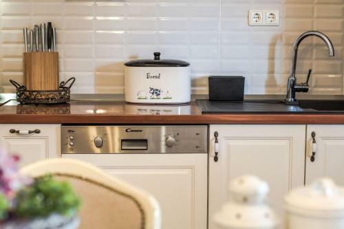 Apartamento Holiday House Dita - With The Pool And Sea View