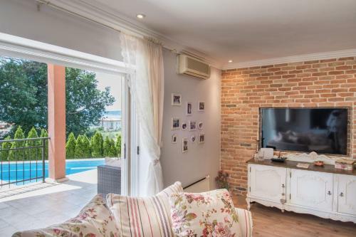 Apartamento Holiday House Dita - With The Pool And Sea View