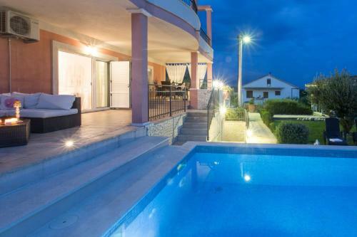Apartamento Holiday House Dita - With The Pool And Sea View