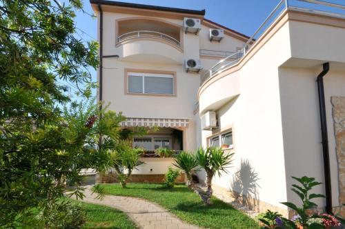 Apartamentos Villa Dra?ko