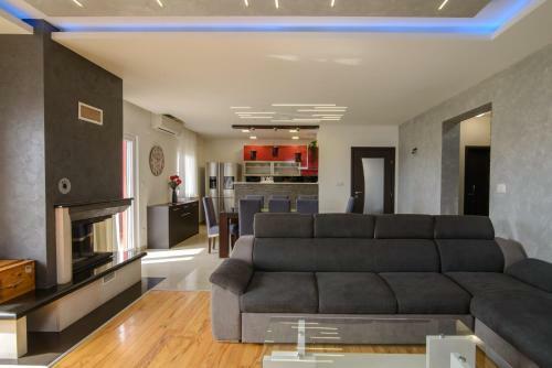 Villa Wawe Lux Holiday Home With Pool