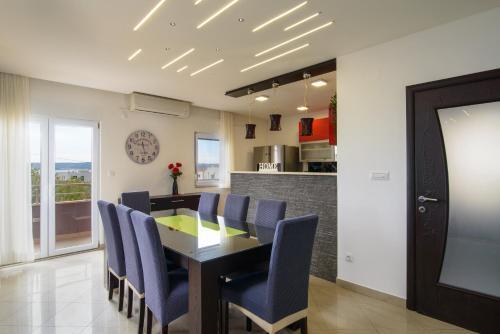 Villa Wawe Lux Holiday Home With Pool