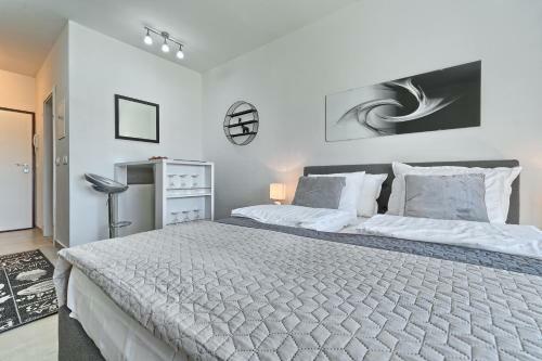 Modern Apartments With Sea View 150 Meters To Beach
