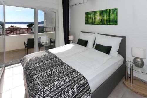 Modern Apartments With Sea View 150 Meters To Beach