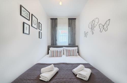 Modern Apartments With Sea View 150 Meters To Beach