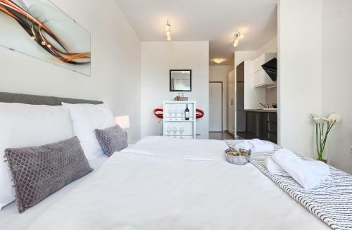 Modern Apartments With Sea View 150 Meters To Beach