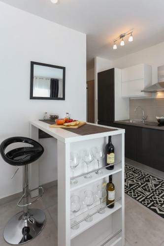 Modern Apartments With Sea View 150 Meters To Beach