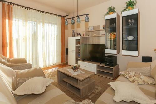 Apartment Lidija