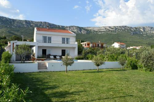 Villa Nikol, Heated Pool, Sea View And Bbq