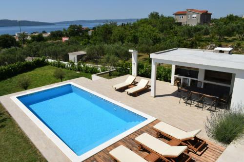 Villa Nikol, Heated Pool, Sea View And Bbq