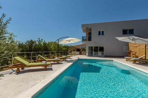 Villa Bu?ije With Private Pool