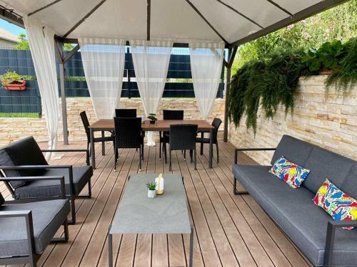 Villa Sunny Garden With Private Heated Pool