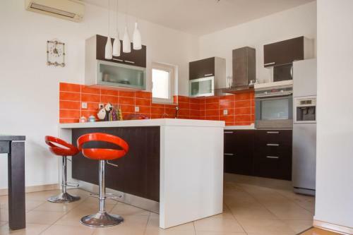 Villa Sunny Garden With Private Heated Pool