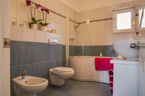 Villa Sunny Garden With Private Heated Pool