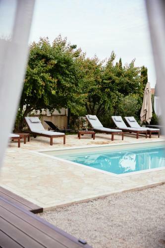 Villa Sunny Garden With Private Heated Pool