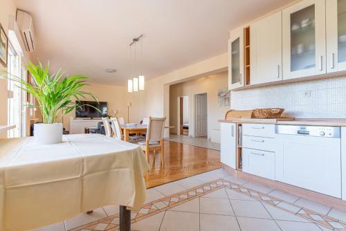 Apartment Luno