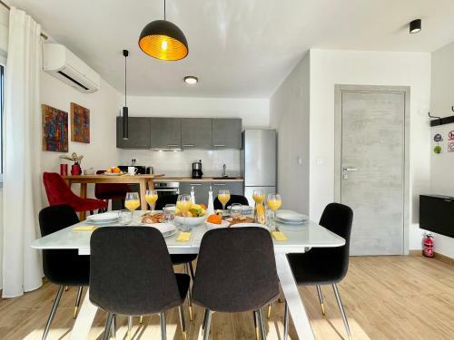 Sunlight Lux Apartment