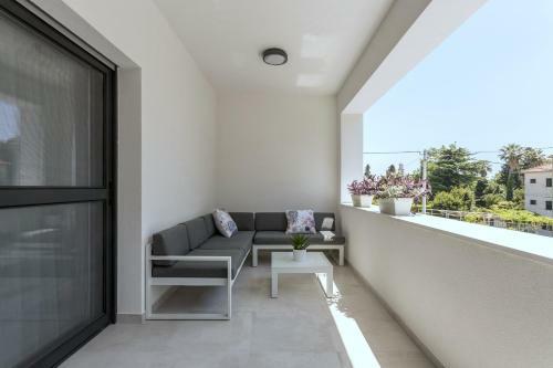 Villa Ema Kastela With Private Heated Pool