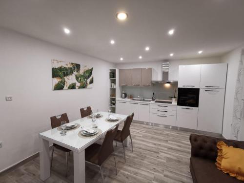 Apartmani Pina 1