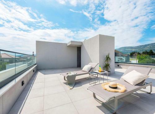 Villa Auni Grey - Heated Pool - Rooftop - Seaview - Beach