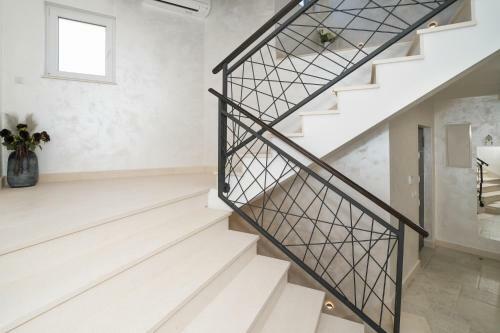 Luxury Beachfront Villa Sea Queen - Kastela