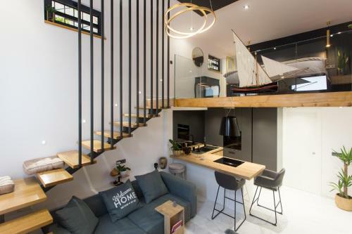 Castel Beachfront Apartment