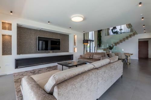Villa Sea Star - Seafront Beach With 80m2 Pool