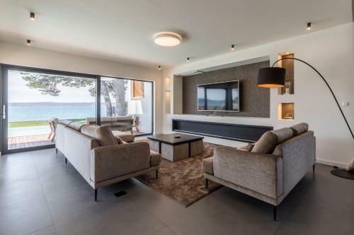 Villa Sea Star - Seafront Beach With 80m2 Pool