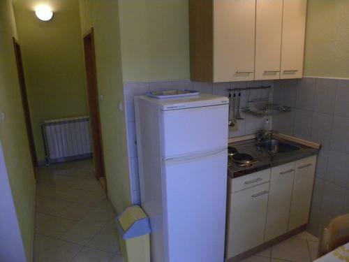 Apartment In Kastel Stafilic With Air Conditioning, W-lan 3784-1