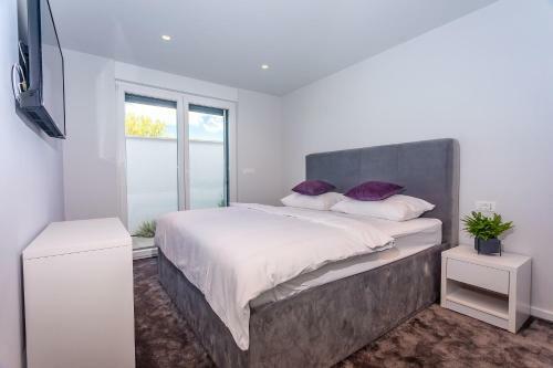 Luxurius Villa Aria With Heated 45sqm Pool, Jacuzzi And Seaview