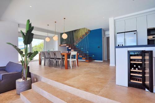 Luxurius Villa Aria With Heated 45sqm Pool, Jacuzzi And Seaview