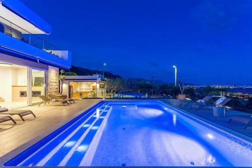 Luxurius Villa Aria With Heated 45sqm Pool, Jacuzzi And Seaview