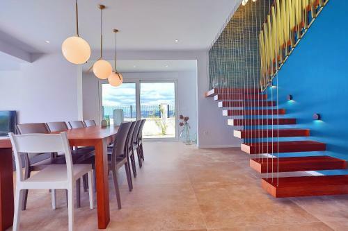 Luxurius Villa Aria With Heated 45sqm Pool, Jacuzzi And Seaview