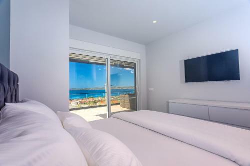 Luxurius Villa Aria With Heated 45sqm Pool, Jacuzzi And Seaview