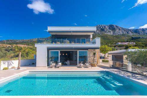 Luxurius Villa Aria With Heated 45sqm Pool, Jacuzzi And Seaview
