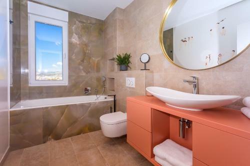 Luxurius Villa Aria With Heated 45sqm Pool, Jacuzzi And Seaview