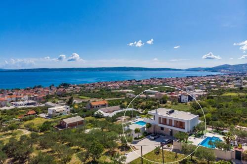 Luxurius Villa Aria With Heated 45sqm Pool, Jacuzzi And Seaview