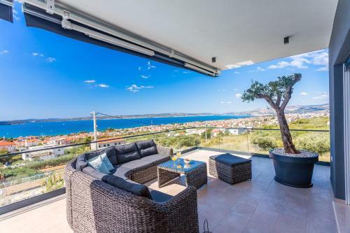 Luxurius Villa Aria With Heated 45sqm Pool, Jacuzzi And Seaview